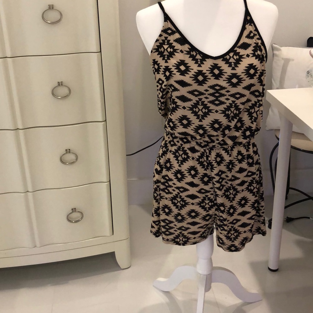 Romper black and beige New size large